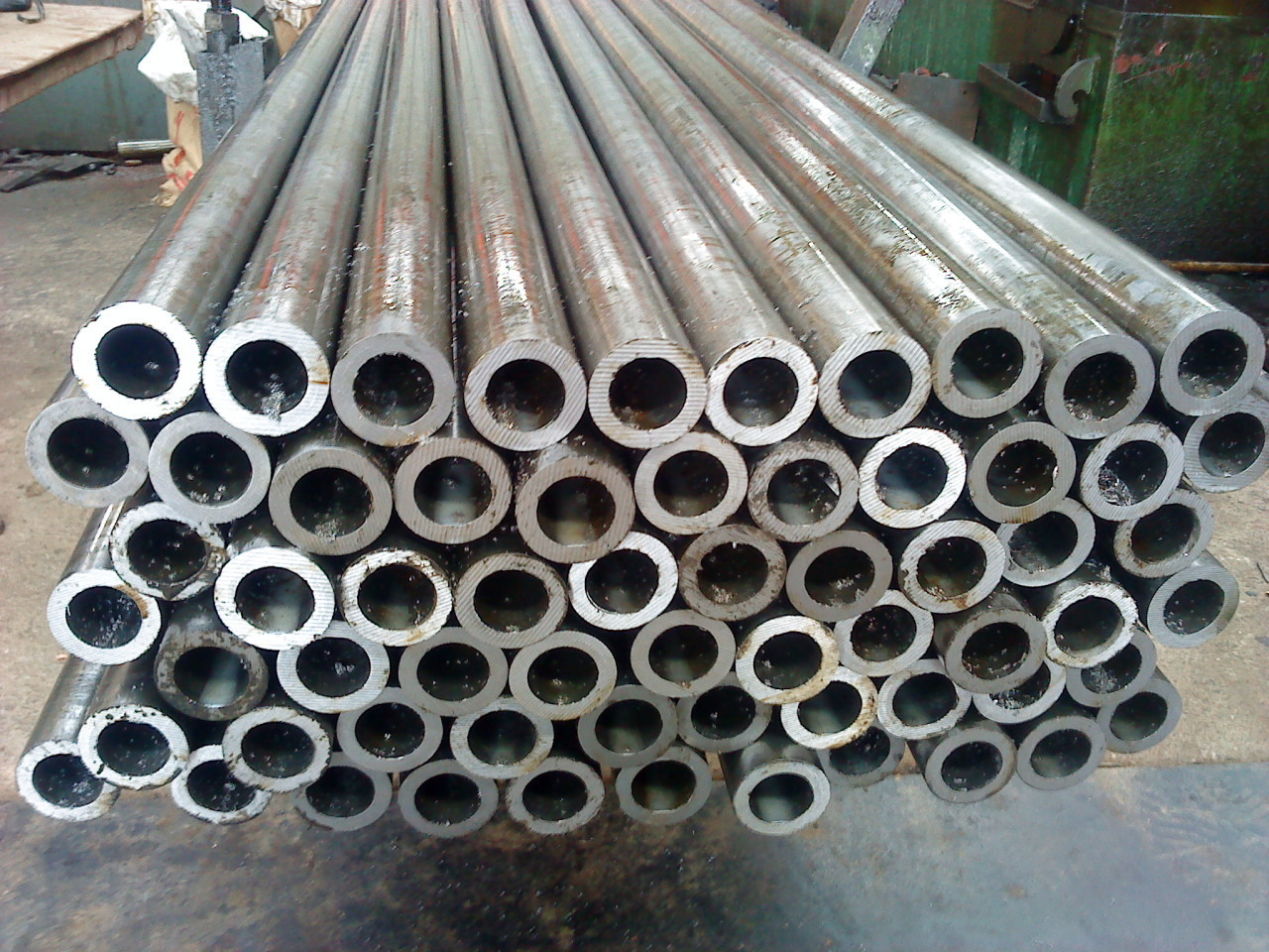 Seamless pipe (1).jpg