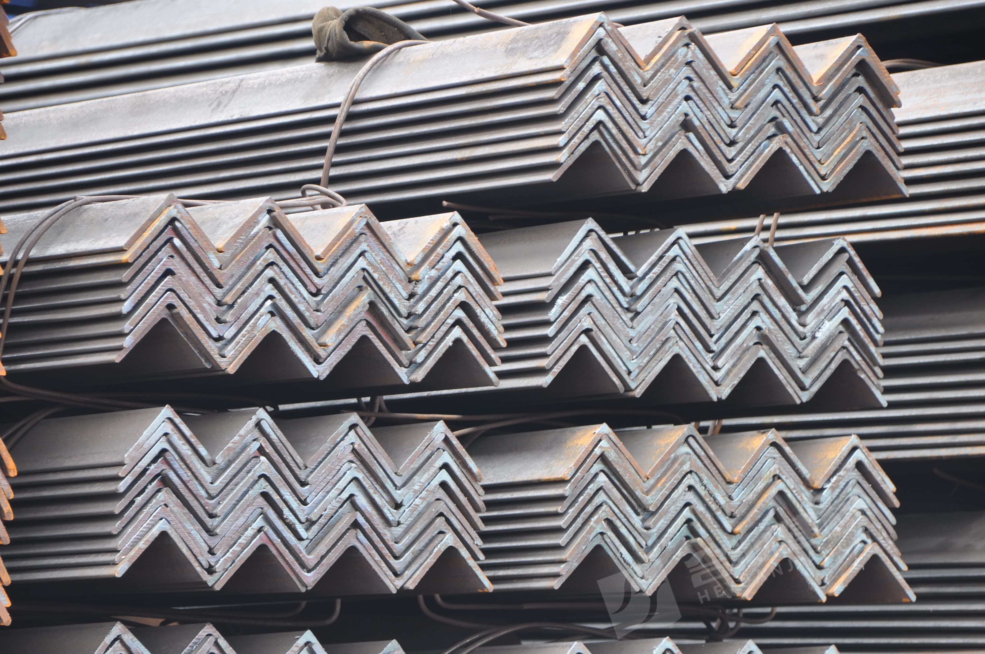Angle steel (1).jpg